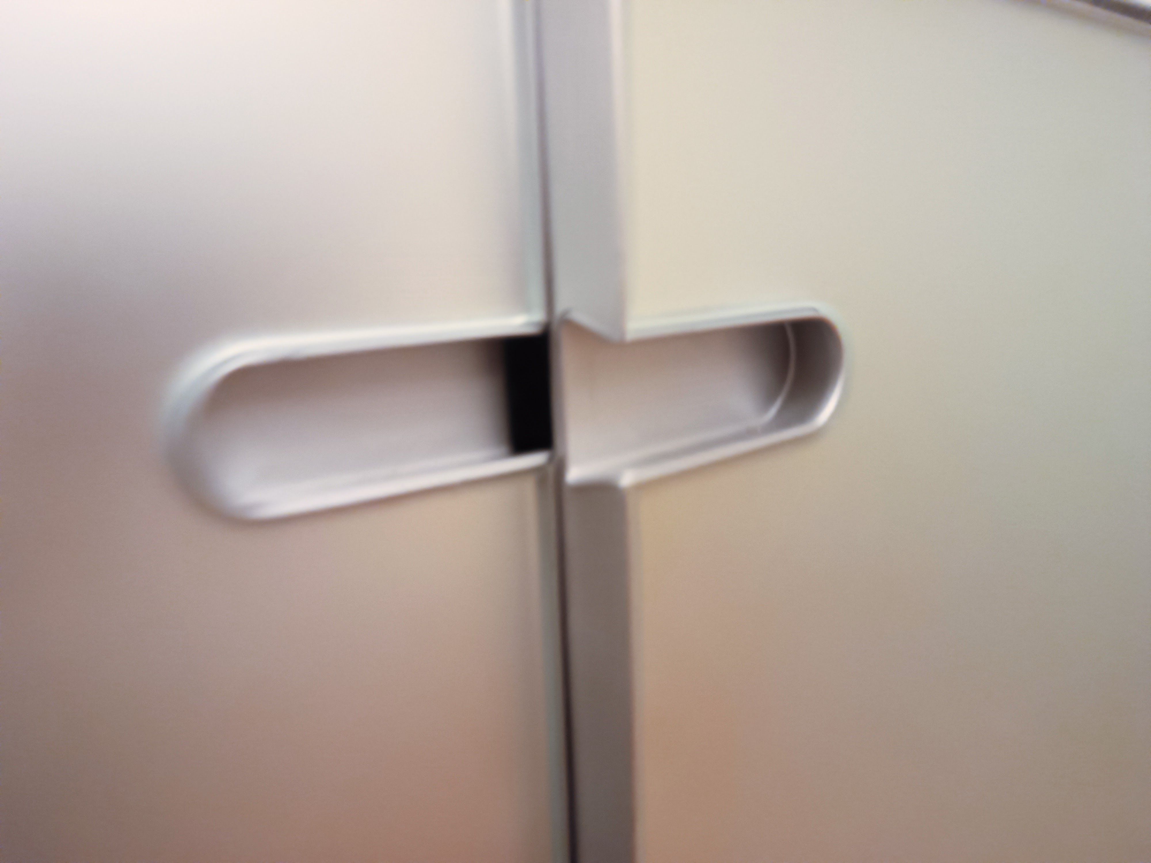 Pair of wall-mounted Pass modules in frosted glass and steel Side