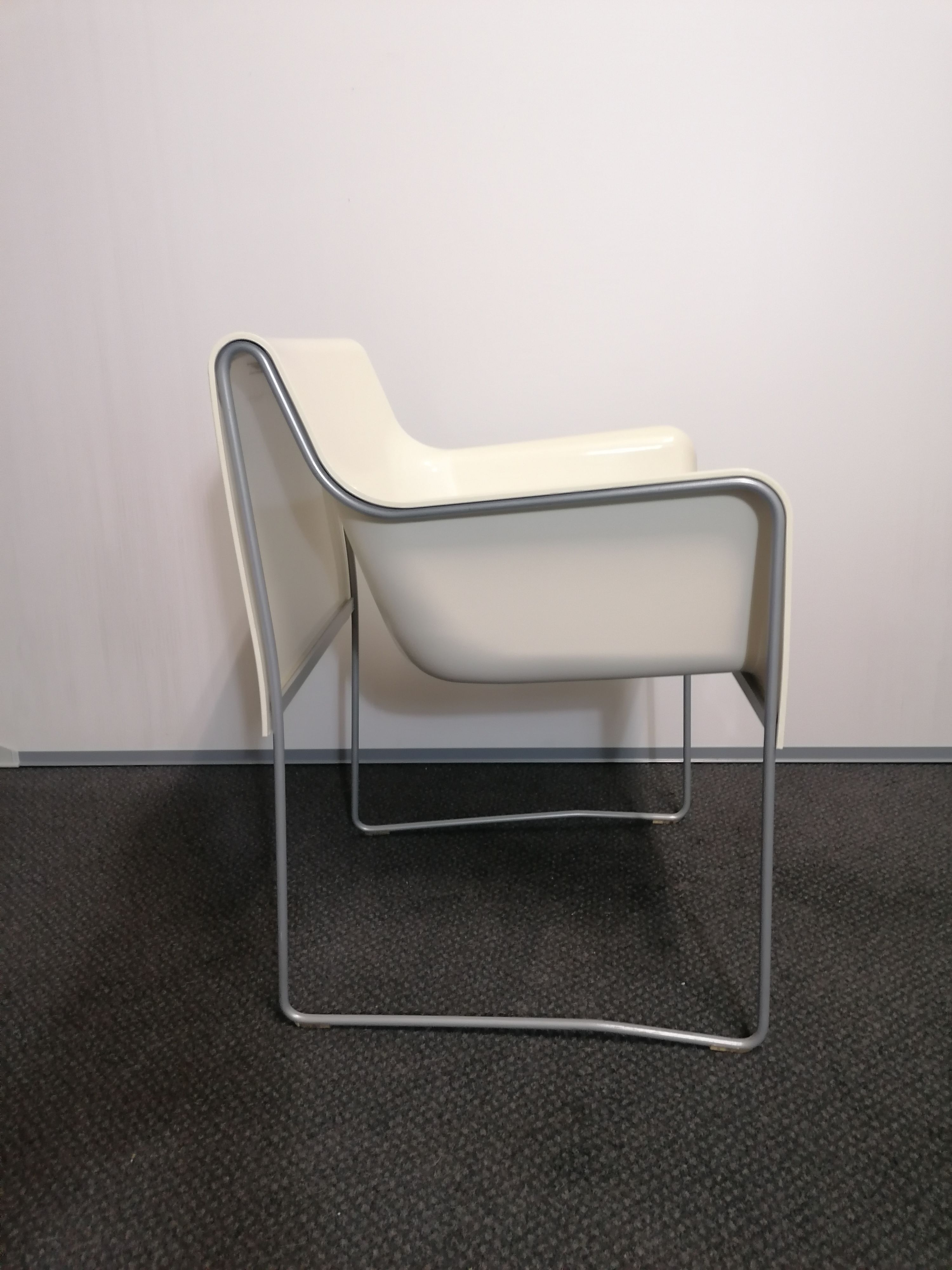 Set of 5 White Mabelle Plastic Armchairs Side