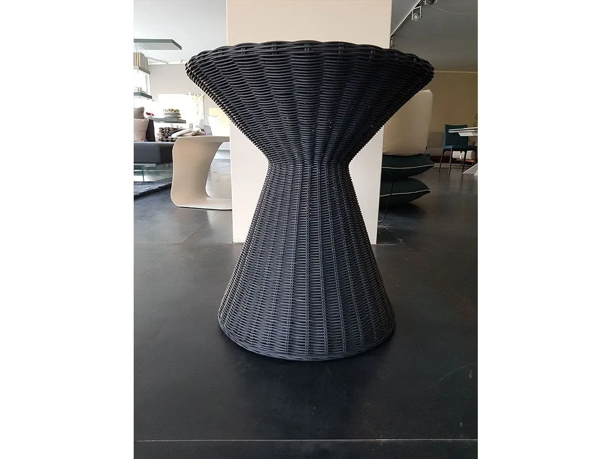 Bolla 13 coffee table in lacquered rattan (black) 3