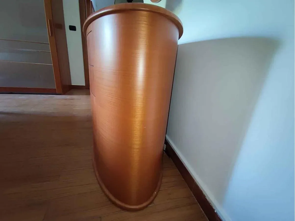 Oval Kommode aus Holz (braun) 2