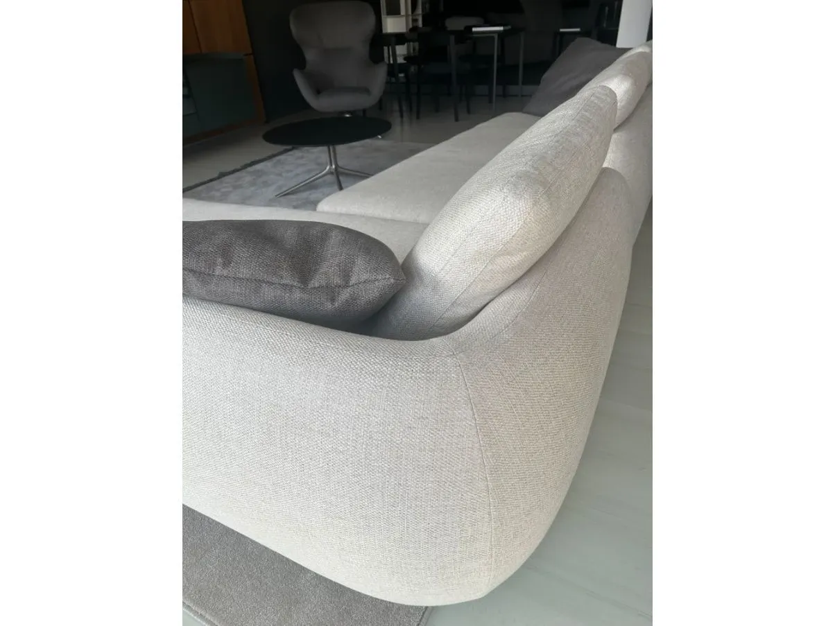 Divano angolare Saint Germain in tessuto beige, Poliform 6