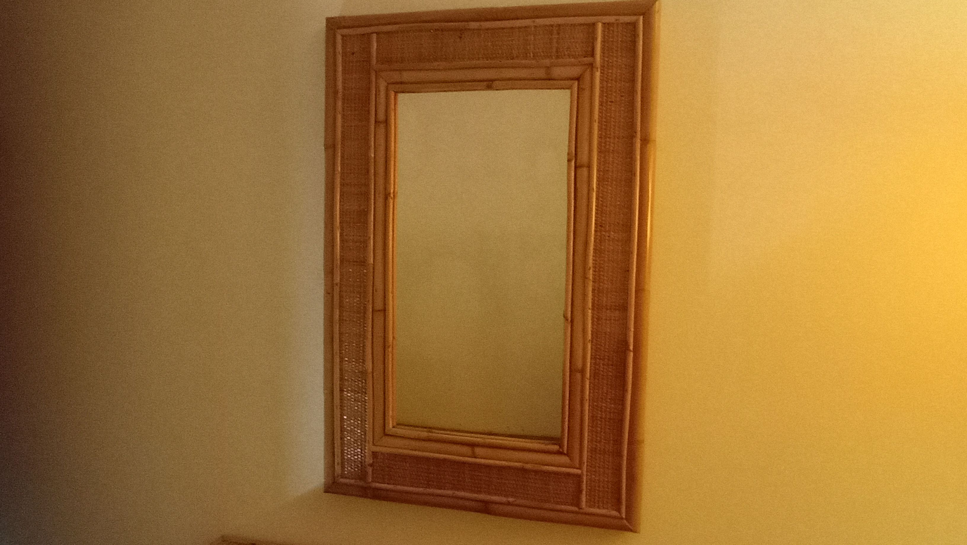 Specchio da parete decorativo in bambù e rattan (anni '70) Side