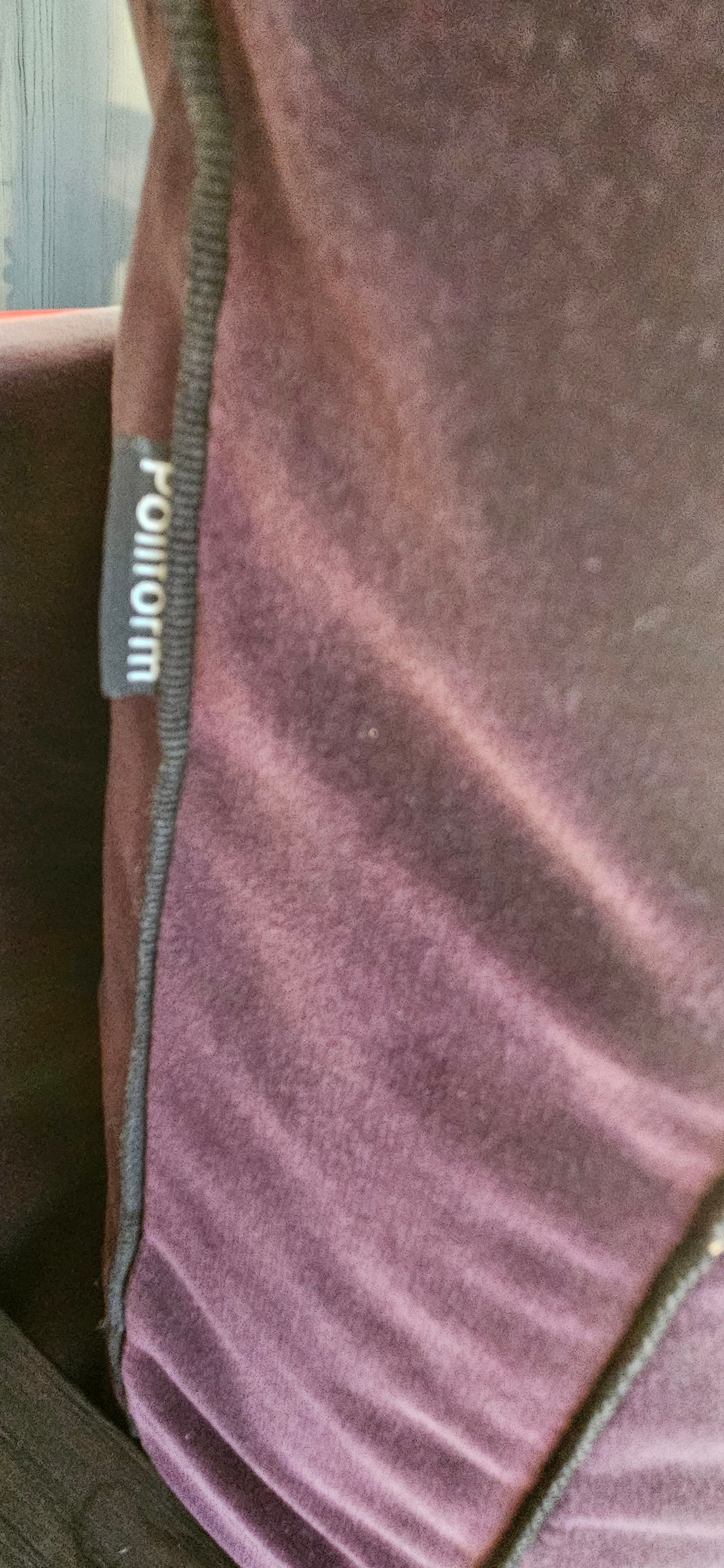 Soori Highline Sessel aus pflaumenfarbenem Stoff von Soo Chan Brand