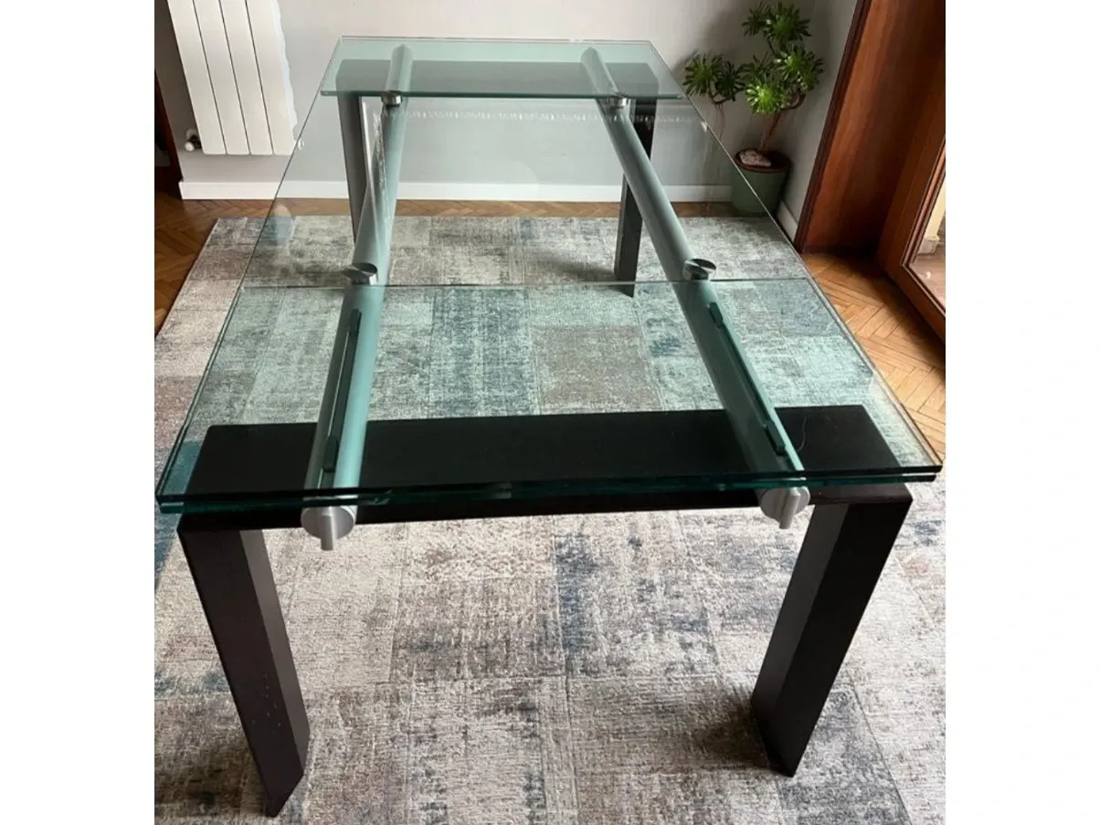 Stilt extendable table in glass, Desalto 9