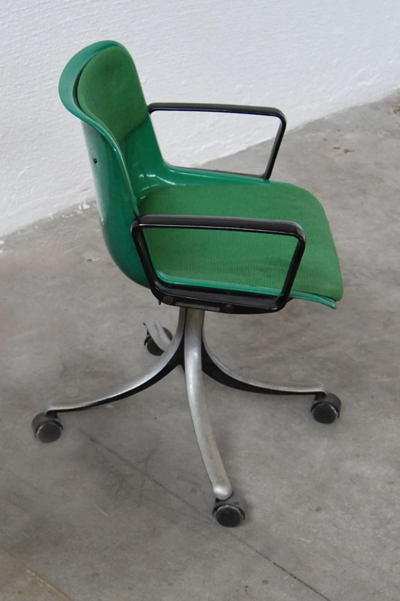 Modus chair, Tecno 2