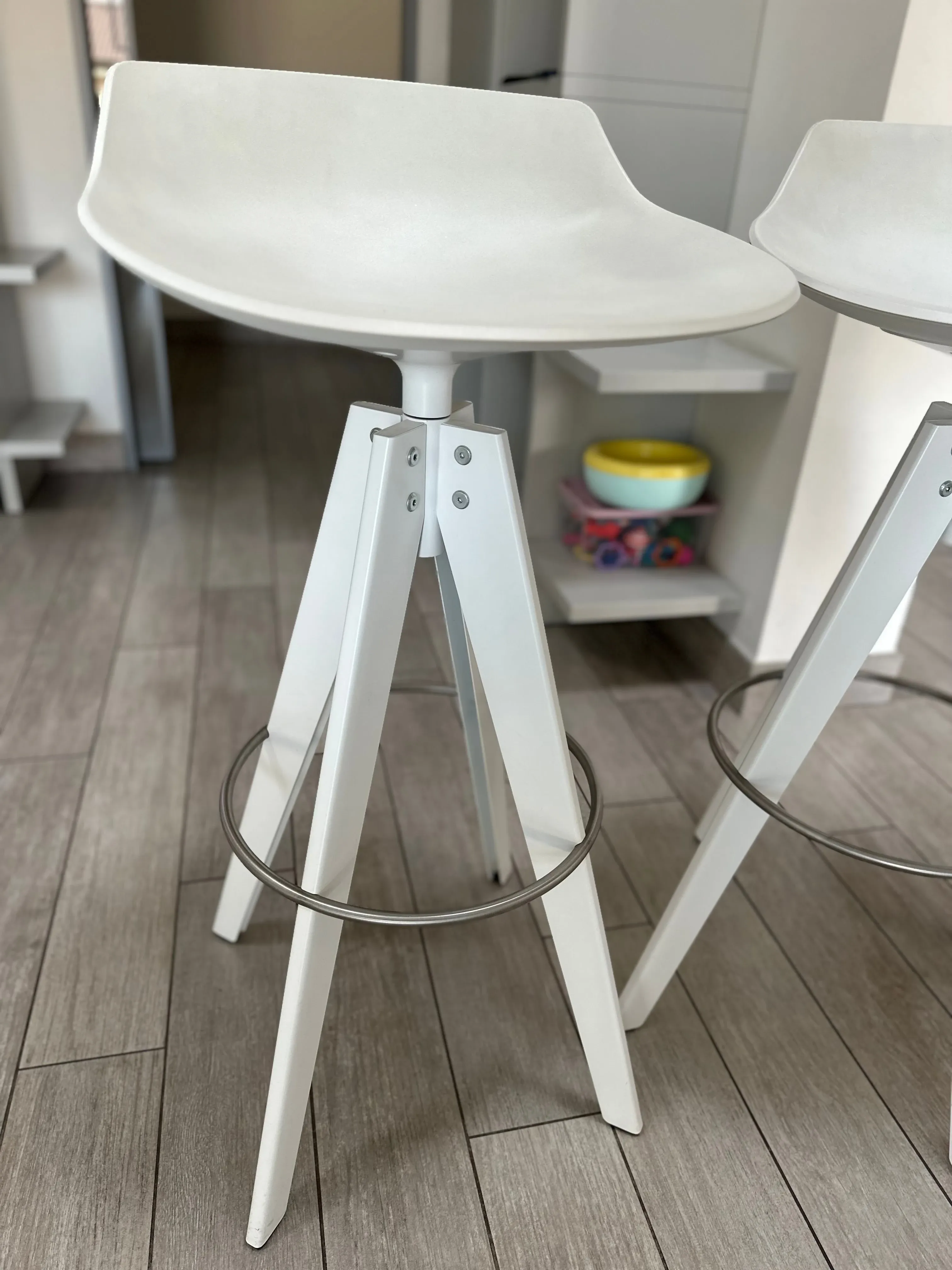 Set 2 sgabelli Flow bianco, MDF 5