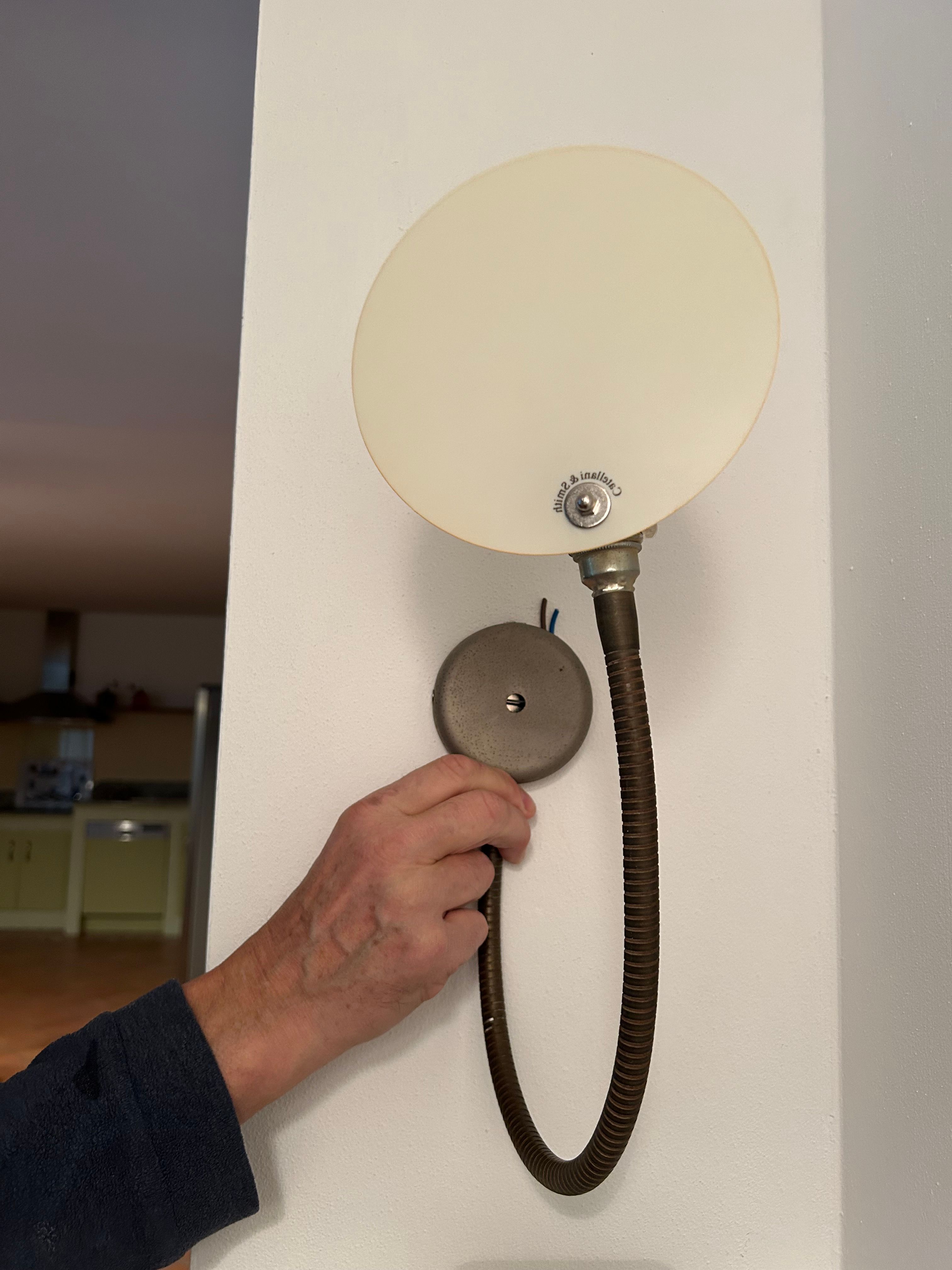 Minimalistische wandlamp 14 messing Main