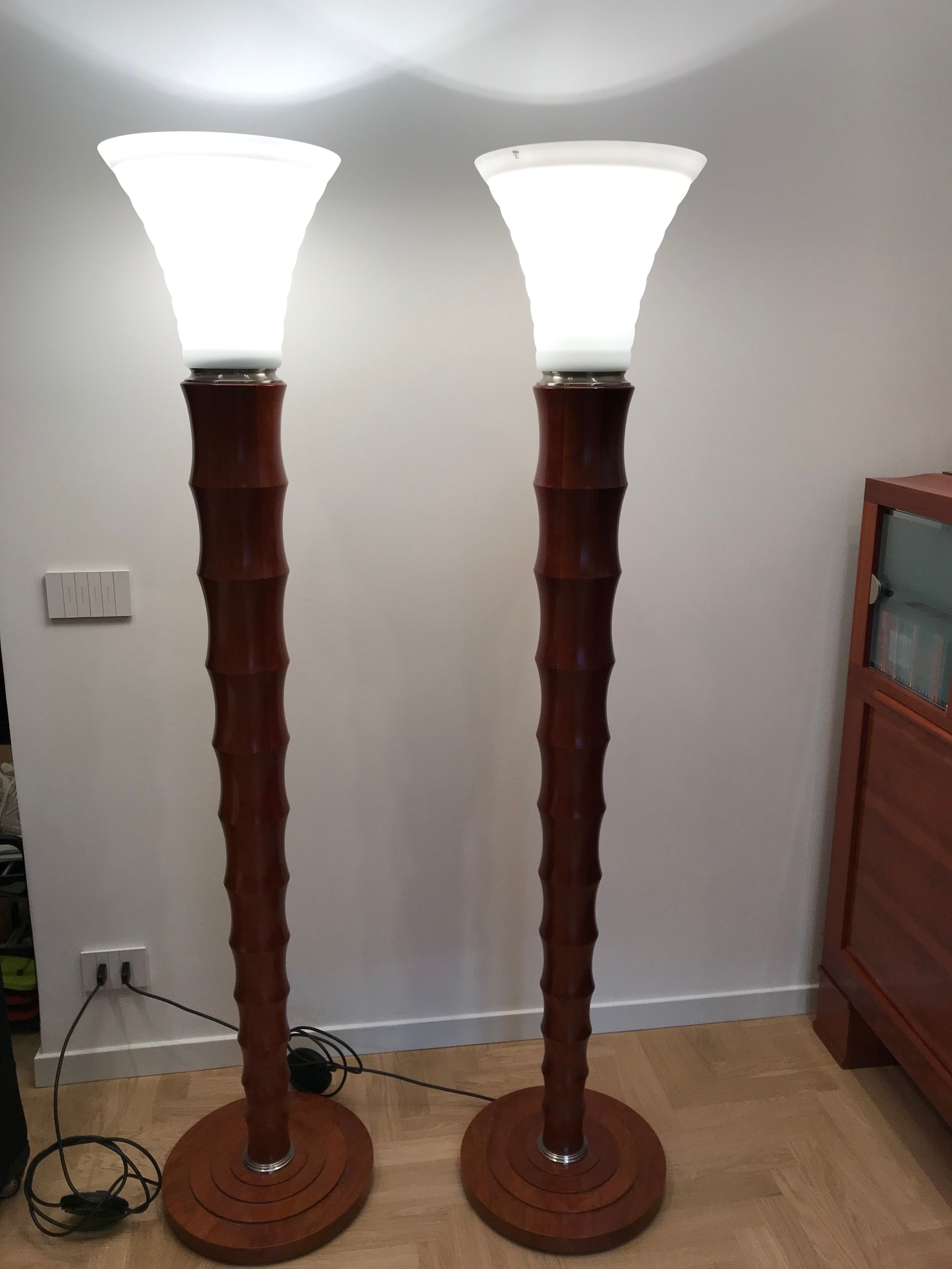 Lampada da terra Palmus in legno massello e vetro di Murano di Leon Krier, Giorgetti Front