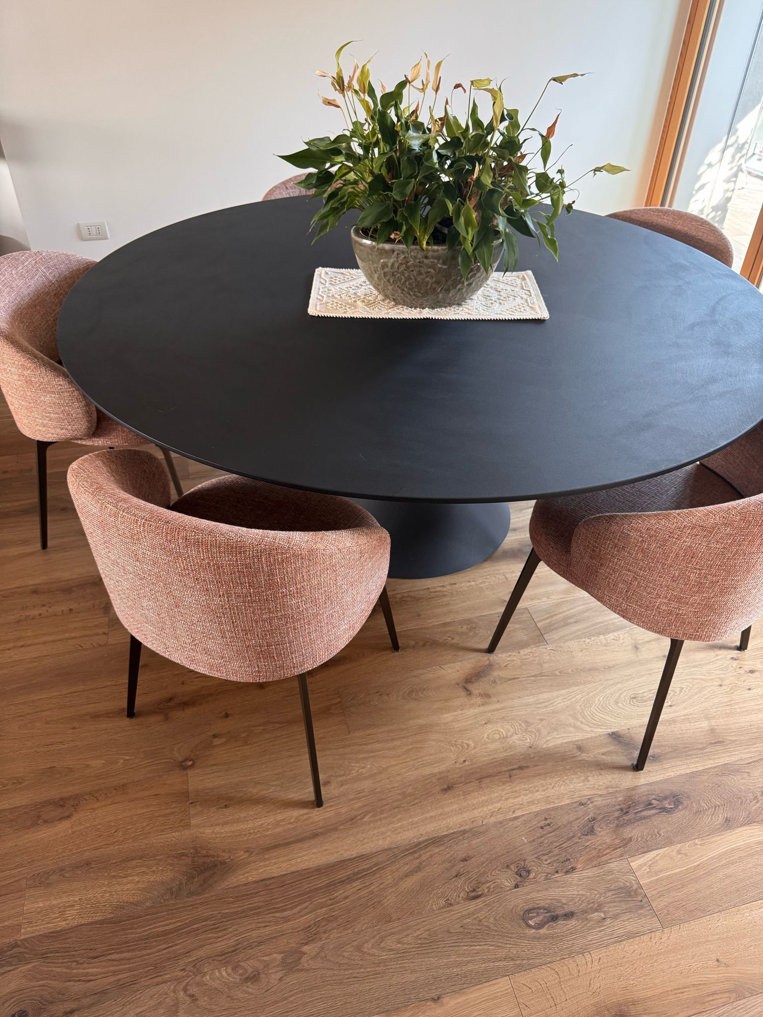 Marc Krusin Black Round Dining Table Clay 10