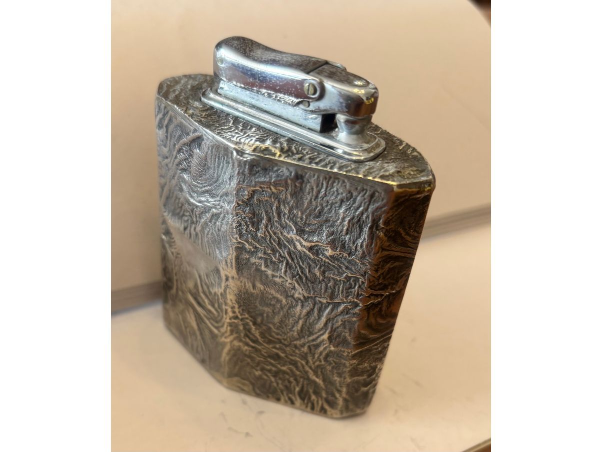 Vintage Silver Lighter Side