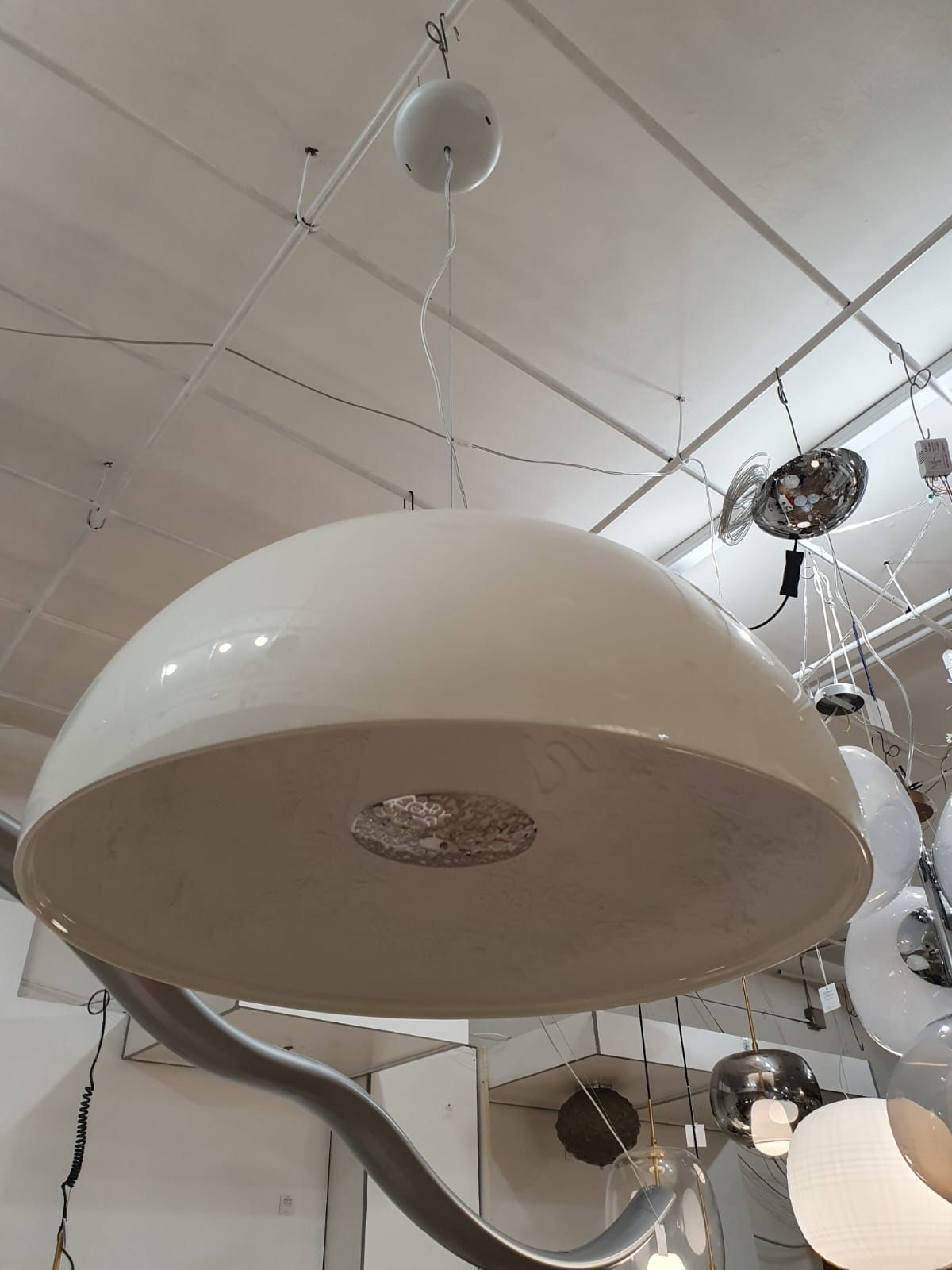 Suspension Skygarden blanche Main