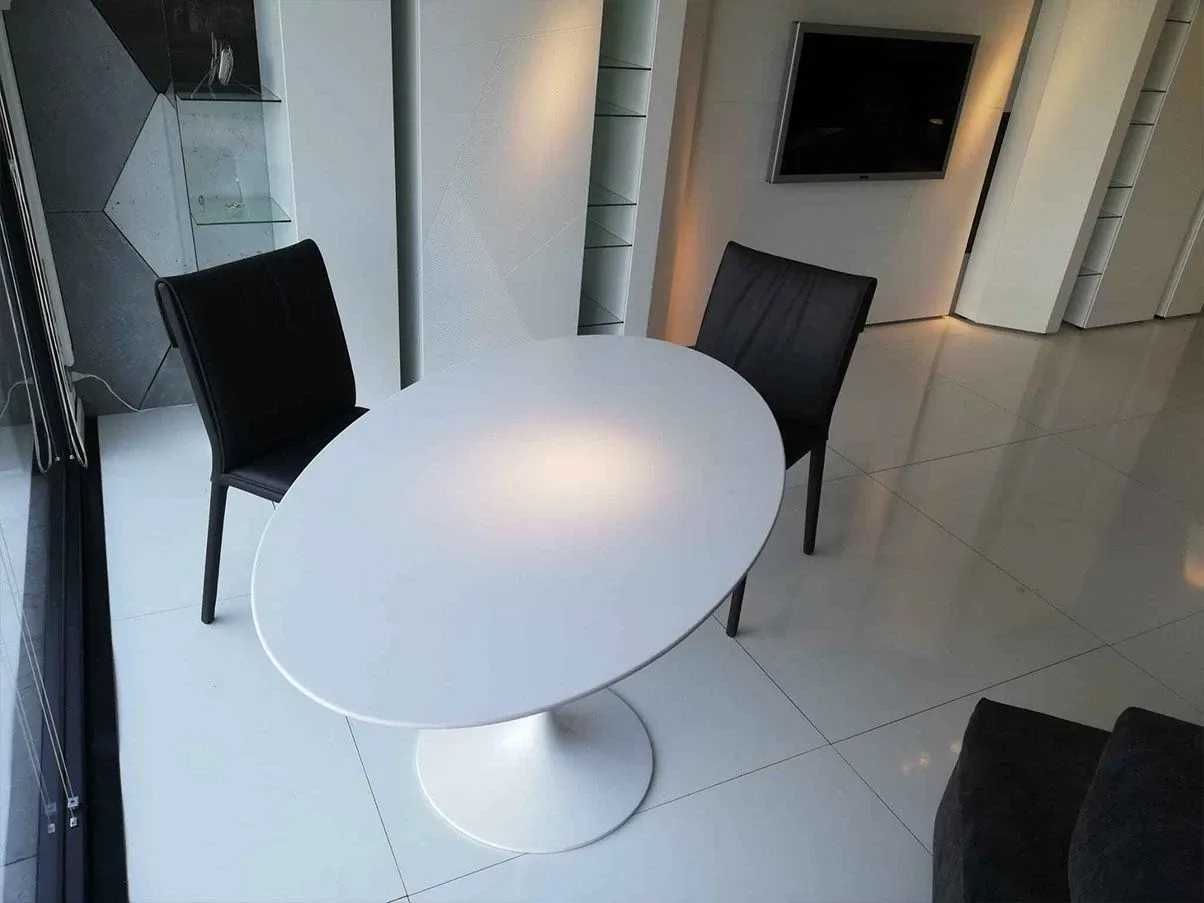 Tavolo ovale Tulip piano in laminato (bianco) 4