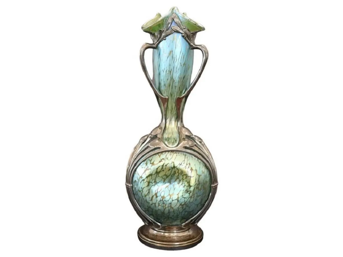 Vintage vase (1900s) in Bohemian glass, image