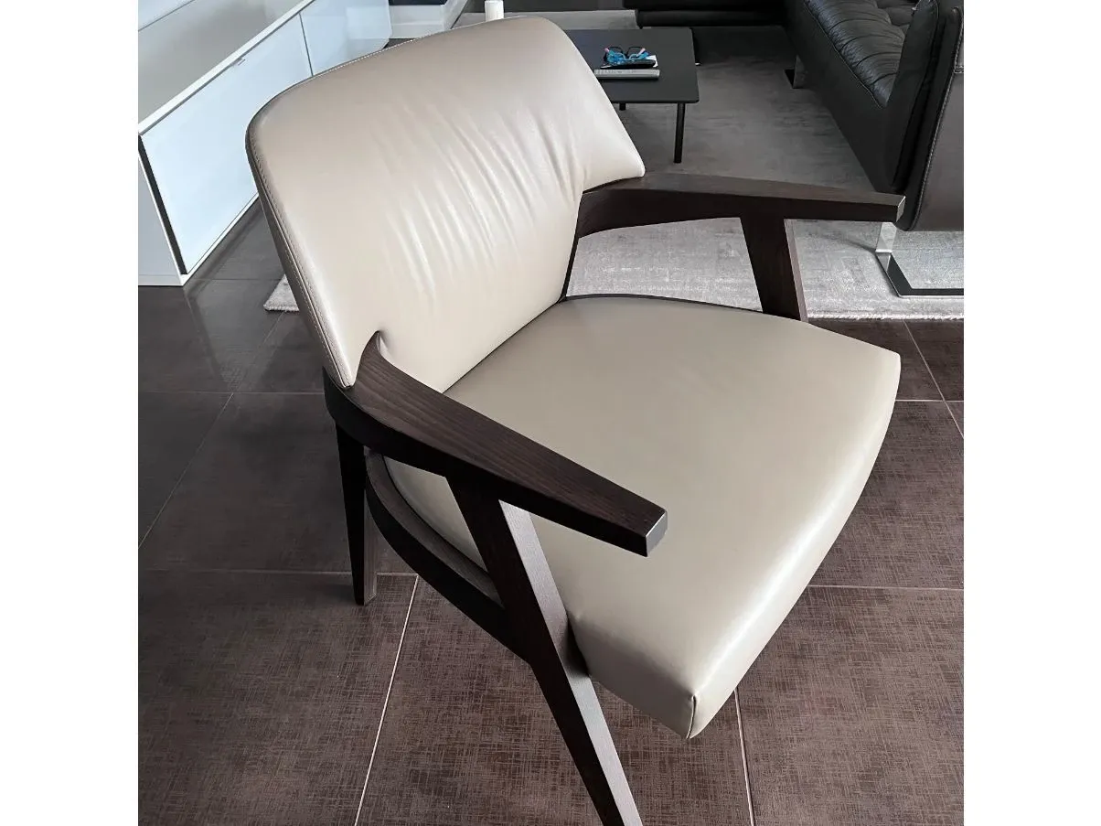 Poltroncina Escape in pelle tortora, Busnelli 5