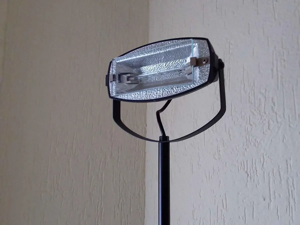 Lampada da terra orientabile con dimmer Relux, Teknodesign 