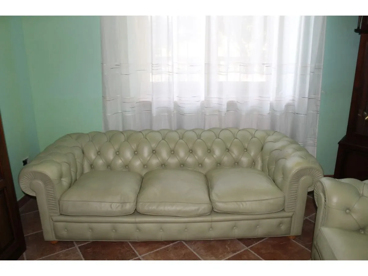 Chester 3-seater sofa in green leather, Poltrona Frau 1