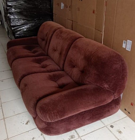 3/4 seater burgundy sofa by Sapporo (70s) Side
