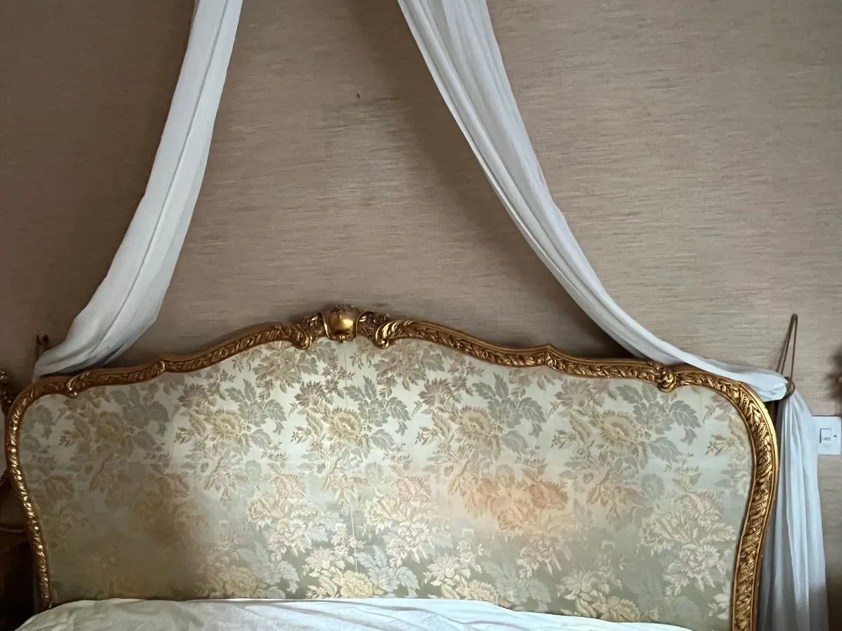 Letto con baldacchino vintage in legno dorato (‘900) 3