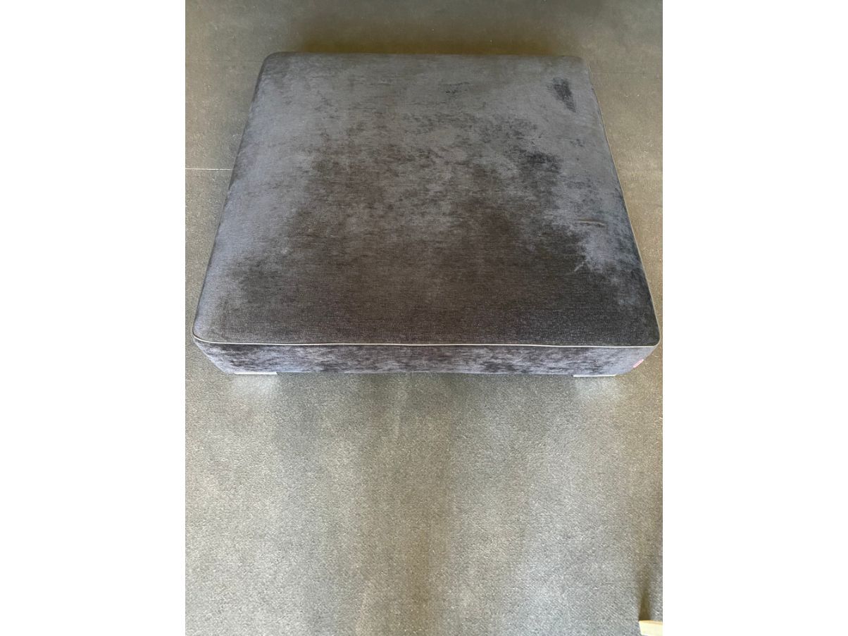 Status Pouf von Antonio Citterio (90er Jahre) Front