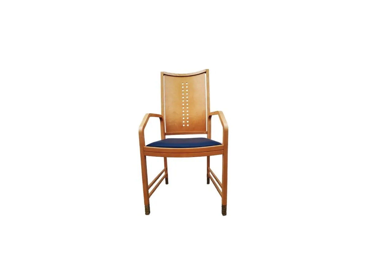 Vintage wooden armchair, Thonet image