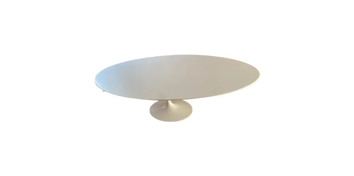 Tulip table by Eero Saarinen 