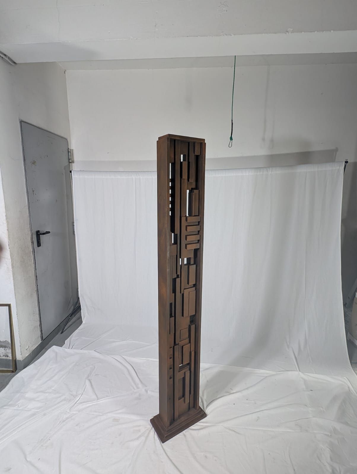 Brutalist wooden sculpture (70s) Front