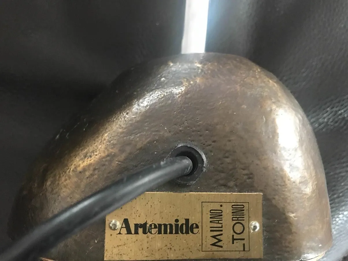 Lampada da tavolo Ecate con telo metallico, Artemide 3