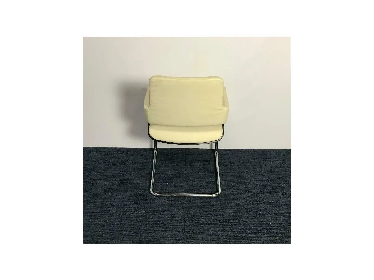 Freischwinger Stuhl mit Armlehnen S847 7