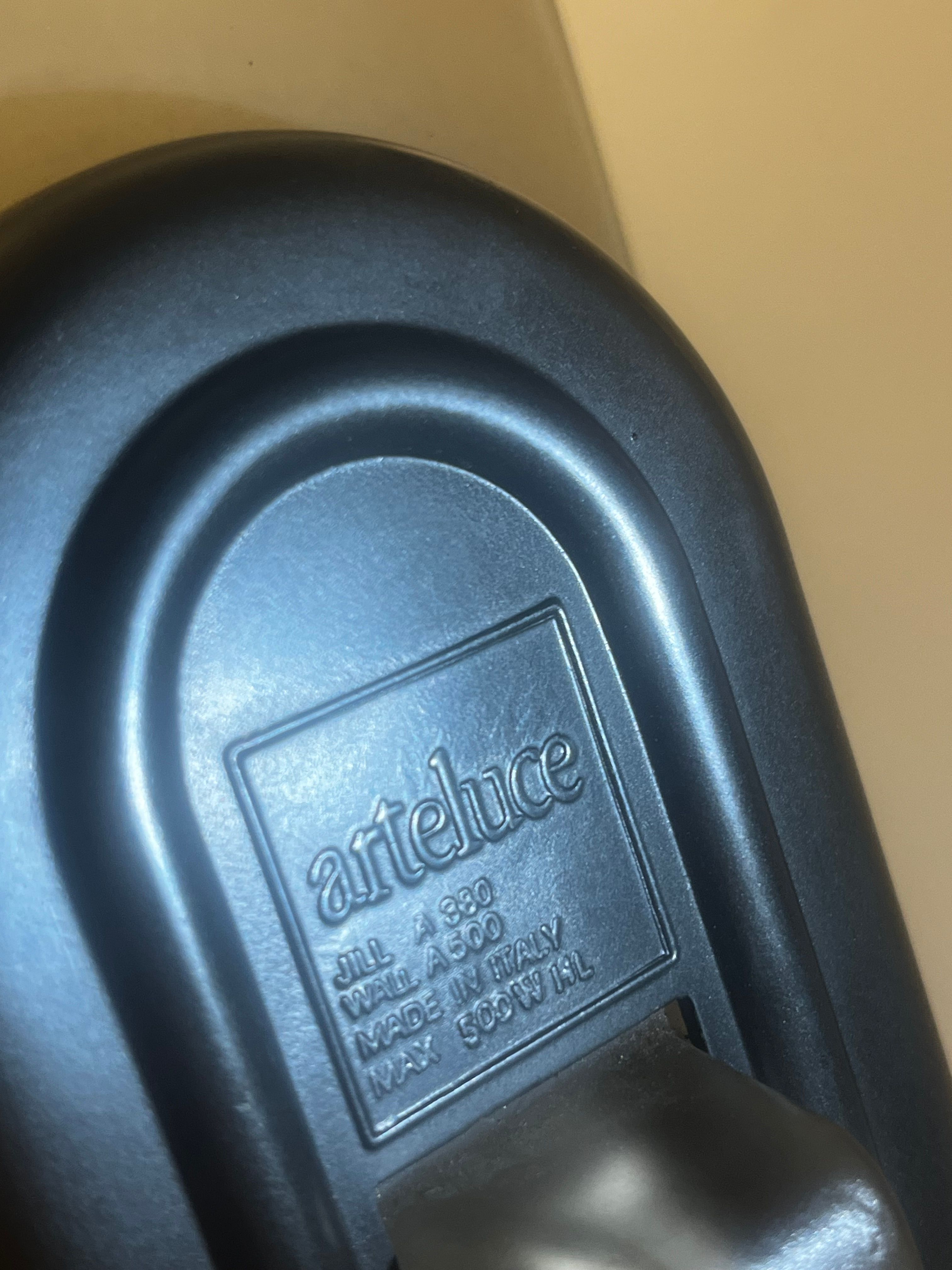 Lampada da terra Jill A380 di Perry King Santiago Miranda e Gianluigi Arnaldi Brand