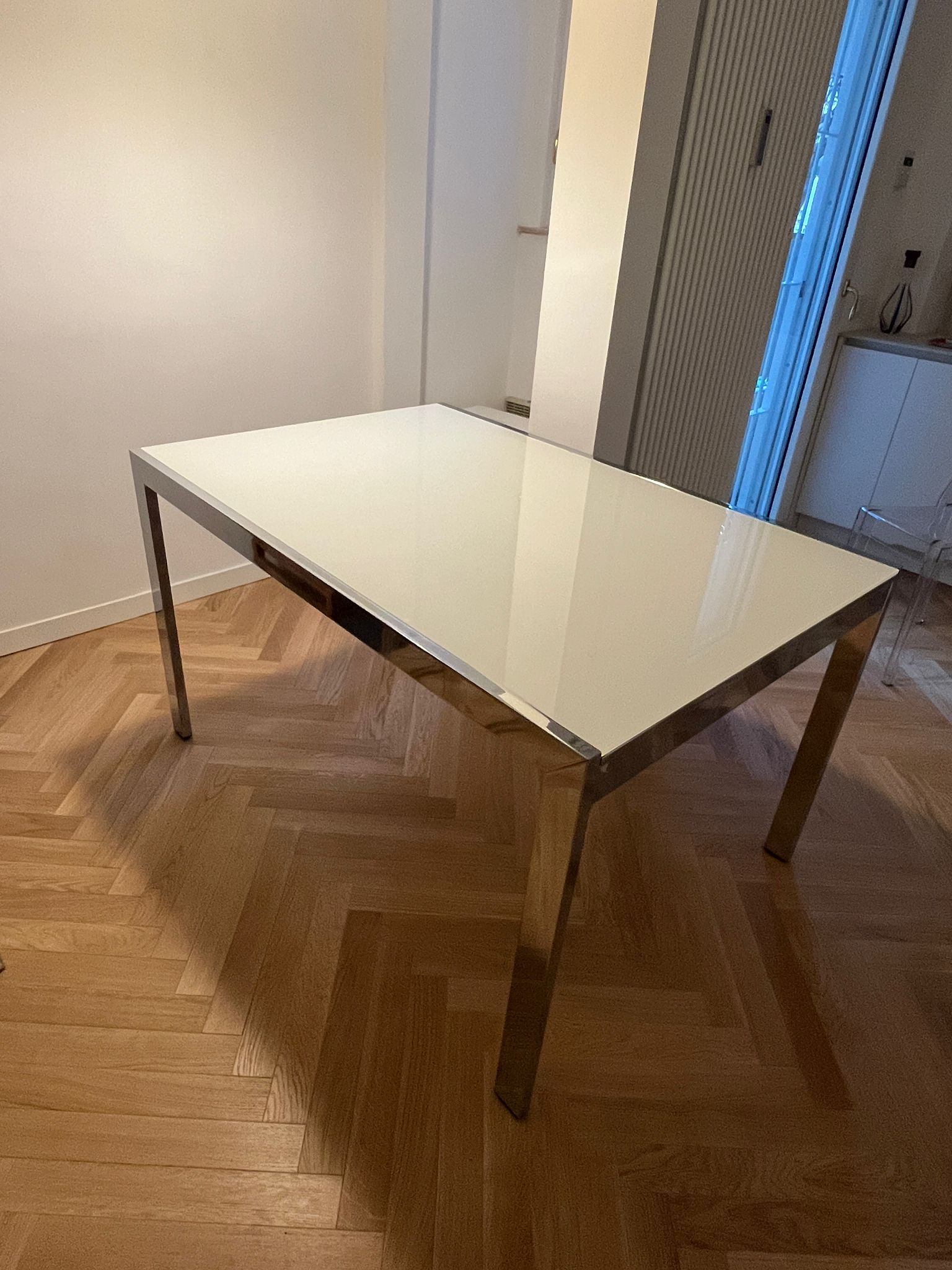 White Extendable Tempered Glass Dining Table Main