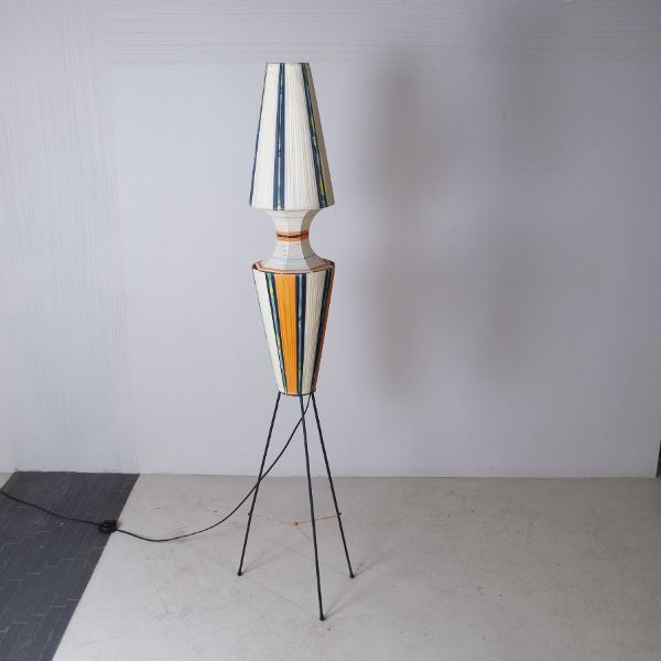 Floor lamp in lacquered metal and fabric (50s), image