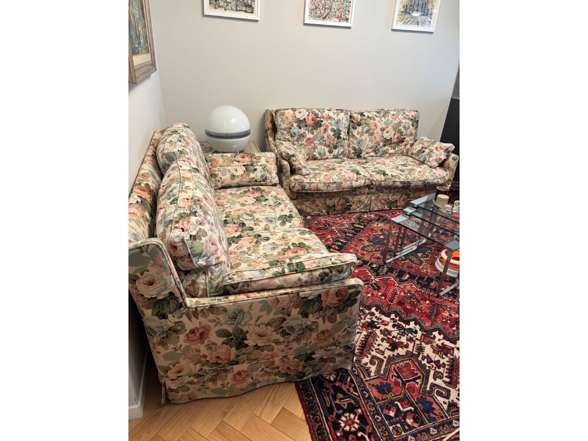 2-Sitzer Sofa im englischen Blumenstoff (1980er) Side