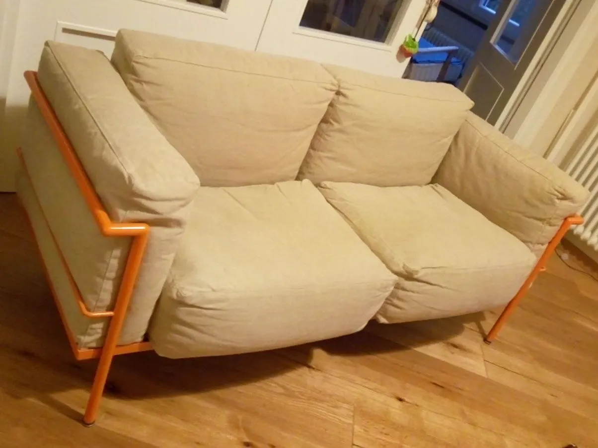LC3 sofa, Alivar 2