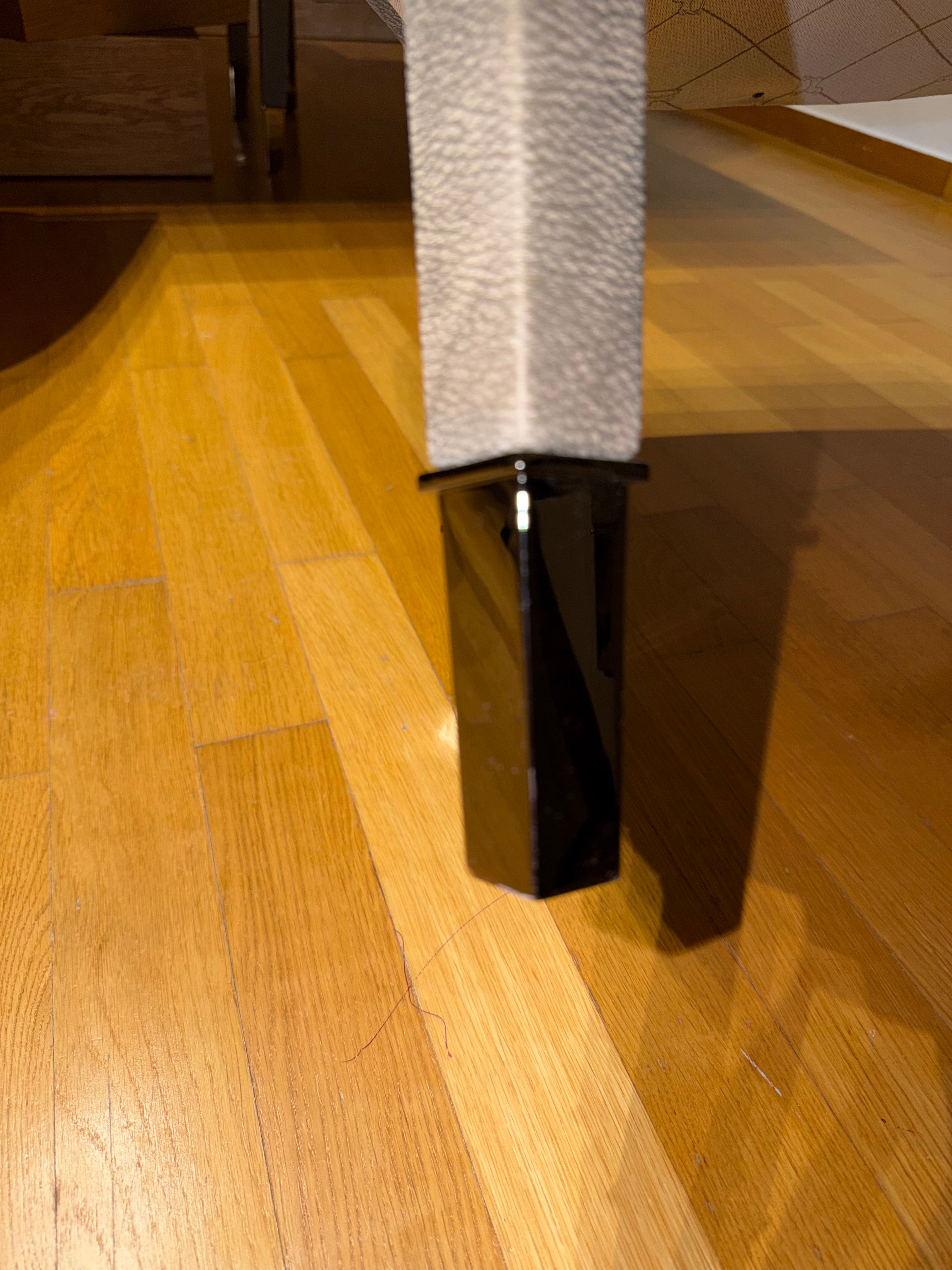 Set of 8 Manta Low leather dining chairs (grey) Defects