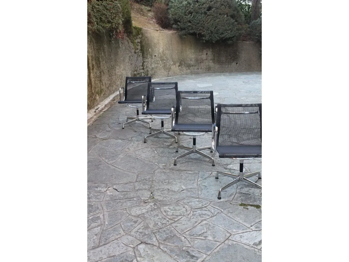 Aluminum Chairs by Charles & Ray Eames, Vitra 2