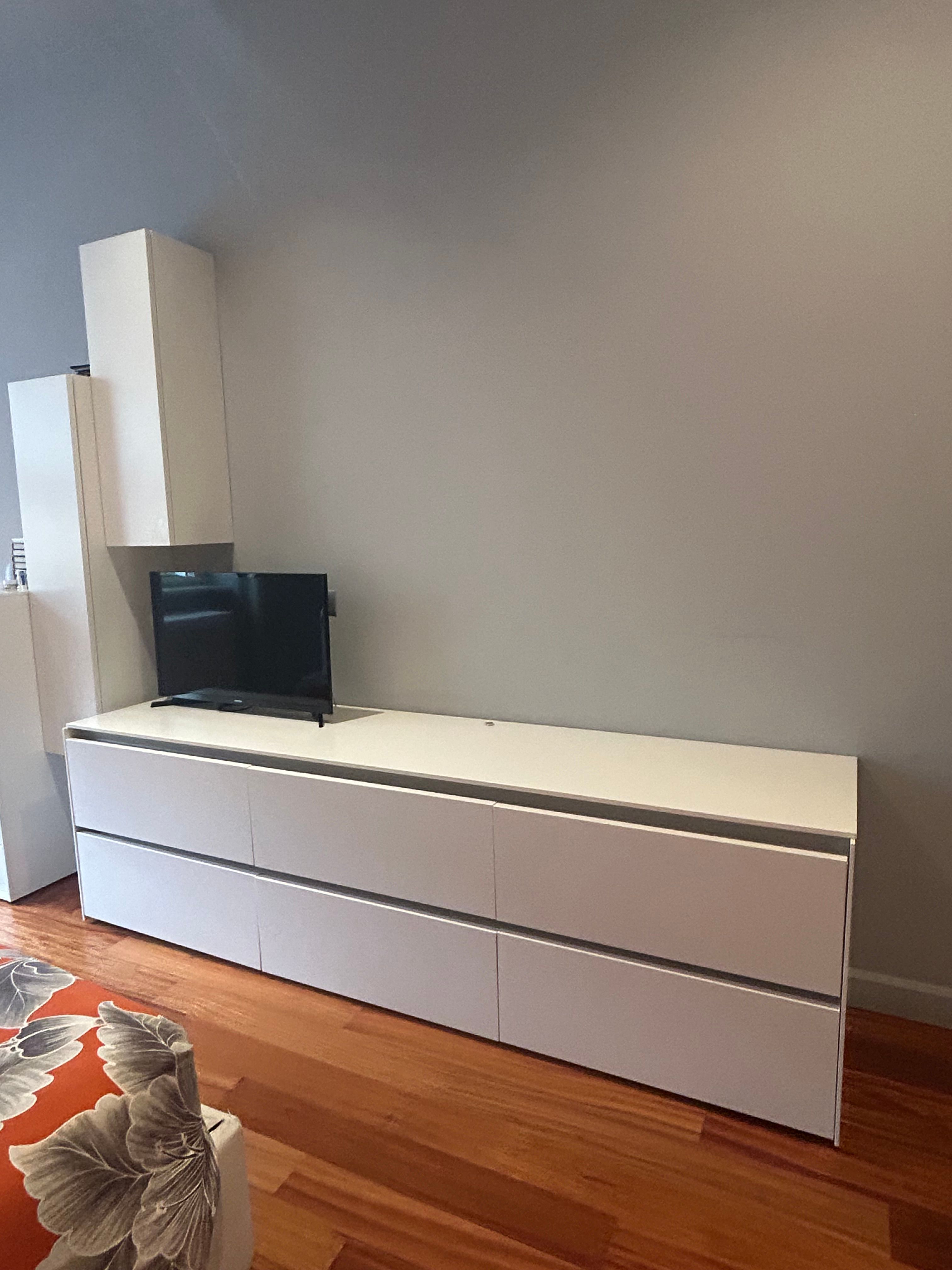 Matt White Lacquered Drawer Unit and Two Wall Cabinets Set Defects
