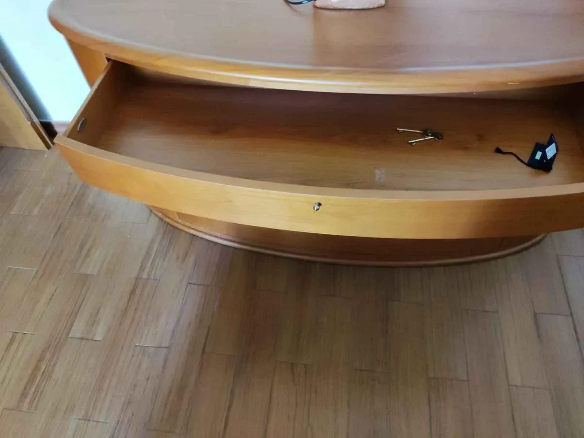 Oval Kommode aus Holz (braun) 5
