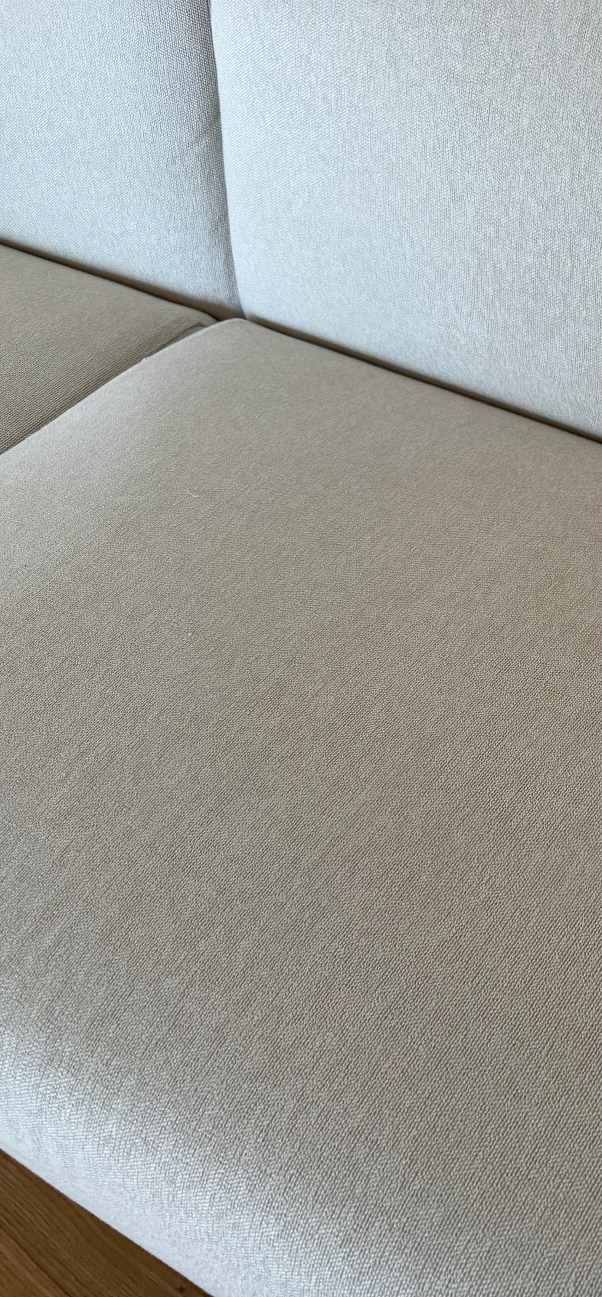 Divano 3 posti Nest in tessuto beige di Piero Lissoni Details