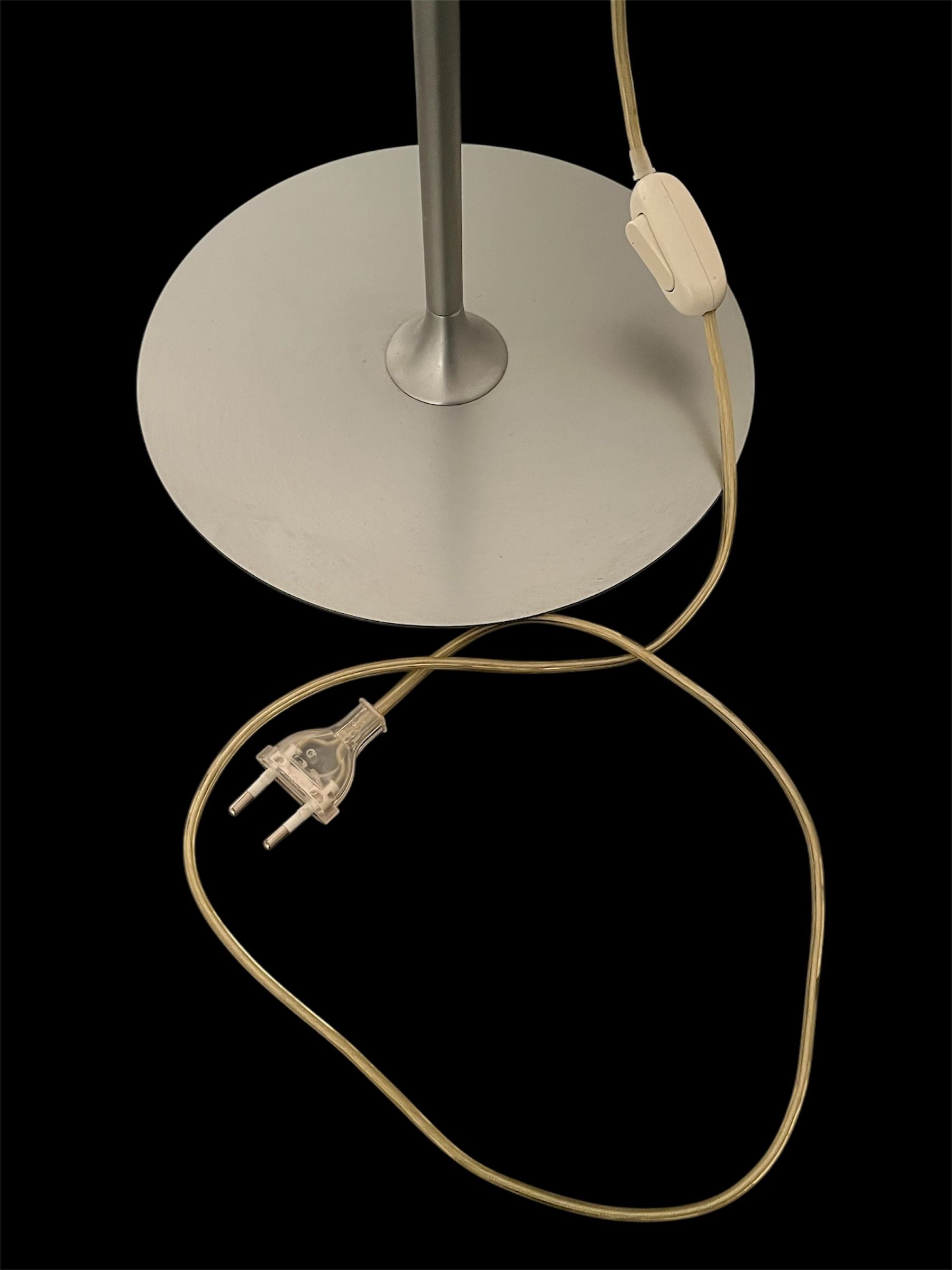 Joe 30 Table Lamp by Joseph Sancho Details