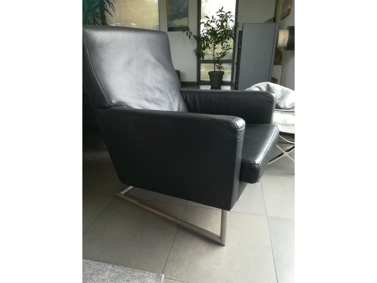 Set of 2 MR armchairs in black leather 2