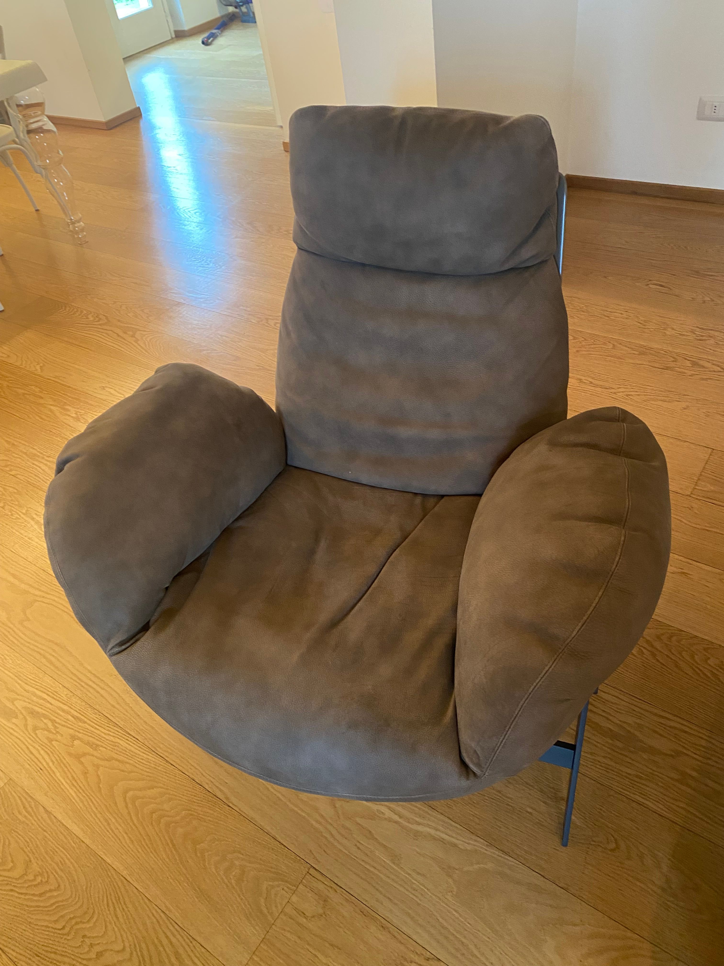 Jupiter armchair upholstered in brown nubuck by Mauro Lipparini, Arketipo Main