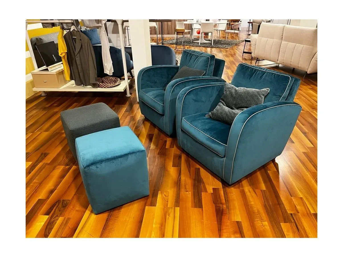 Set 2 poltrone Carmen con 2 pouf, Cava 1