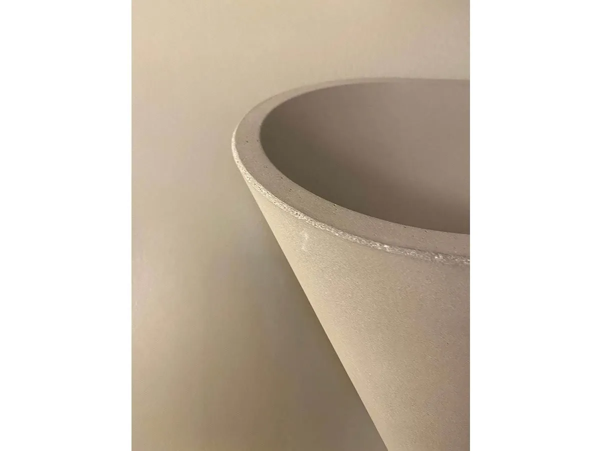 Aplomb wall lamp in cement (grey) 
