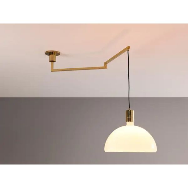 Lampadario snodabile in ottone dorato e opalina, Sirrah image