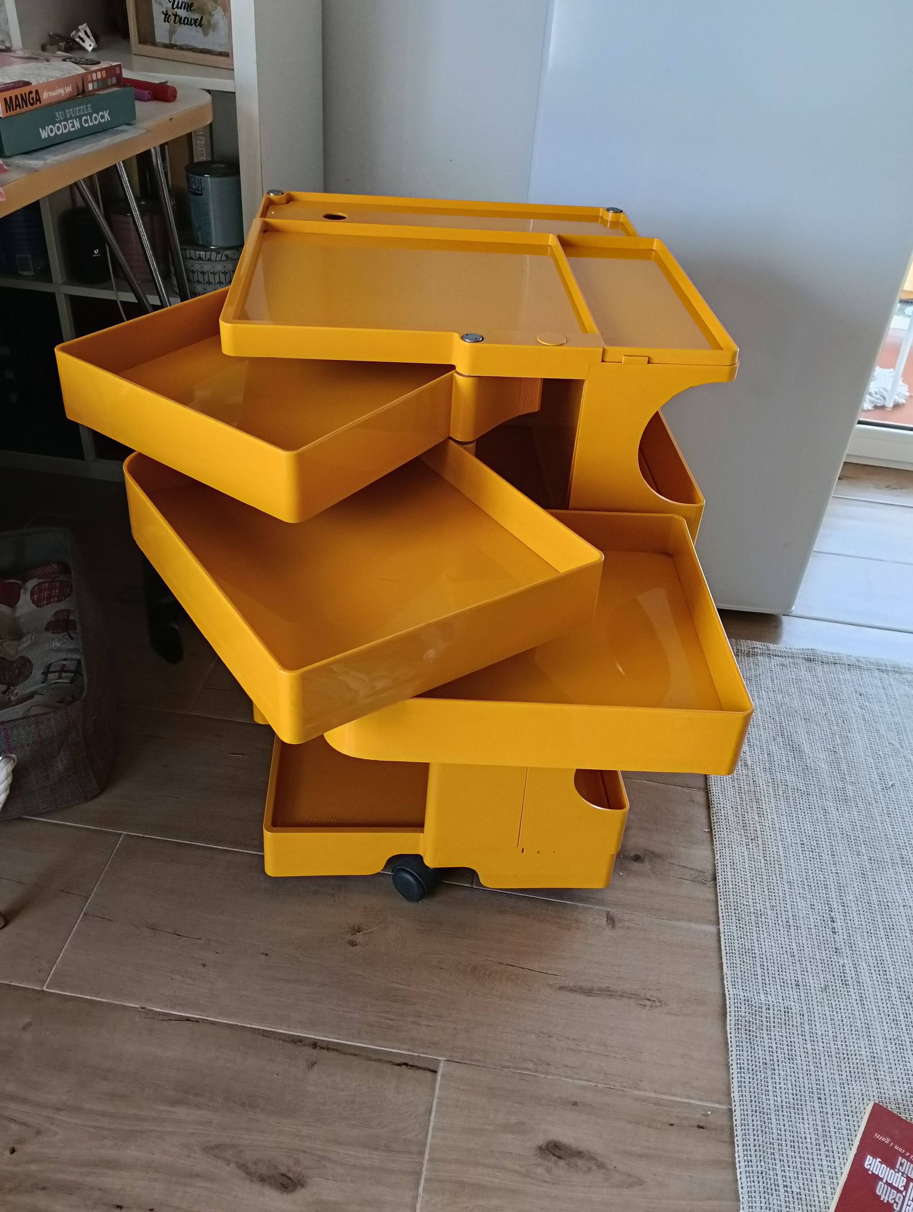 Gelber Rollcontainer von Joe Colombo (70er Jahre) Main