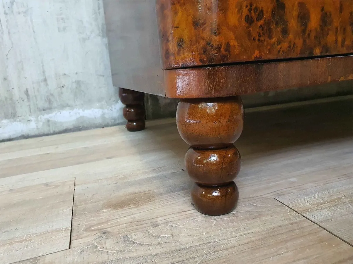 Comò vintage Art Decò con cassetti e maniglie in ottone 8