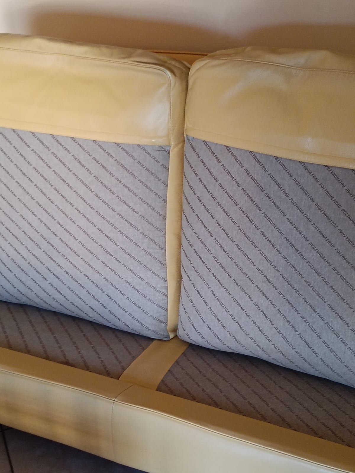 2-Sitzer Sofa aus gelbem Leder Optional7