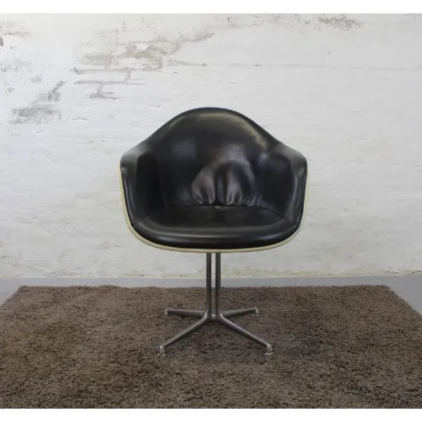 Image of Poltrona La Fonda Charles & Ray Eames, Herman Miller