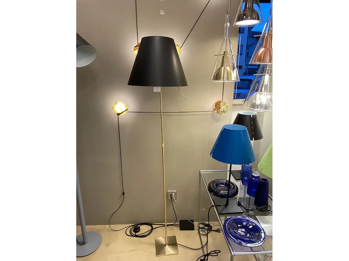 Lampada da terra Costanza Floor ottone (nero), Luceplan 