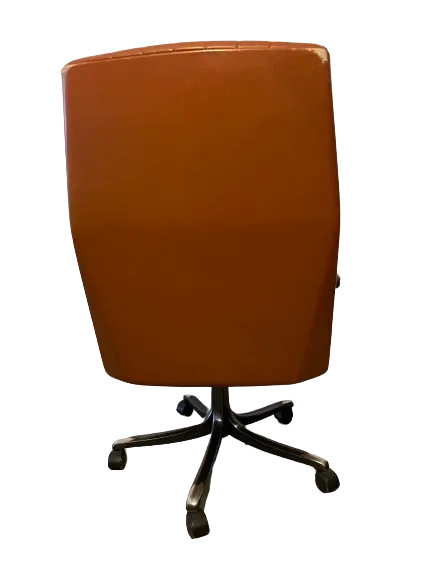 P126 leather office armchair, Tecno 4